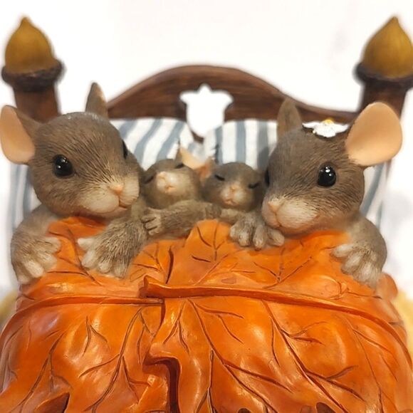 Charming Tails Collectibles by Fitz and Floyd "The Honeymoons Over" Collectible - Picture 6 of 10